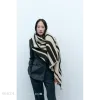 Cross-border scarf wholesale e-commerce live-streaming supply chain supply jacquard series acrylic scarves Application Scenario